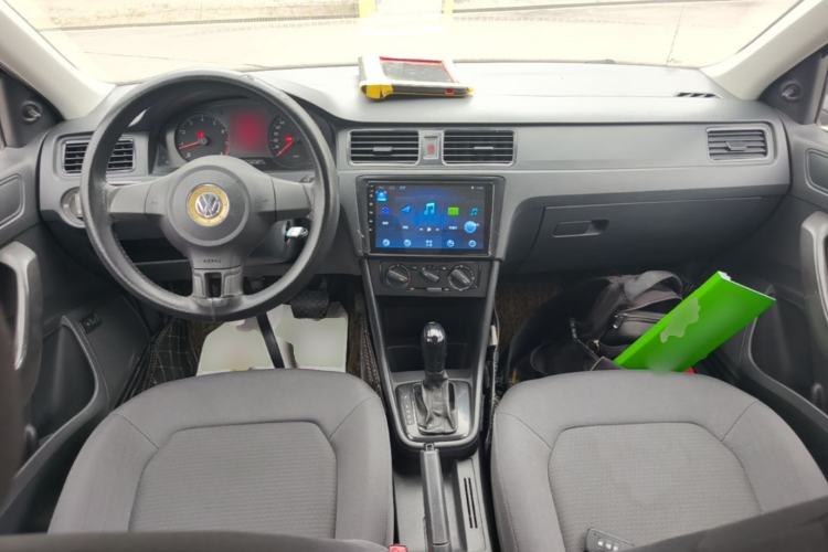 Used Volkswagen Santana 2015 1.6L Automatic Fashion Edition Center Console