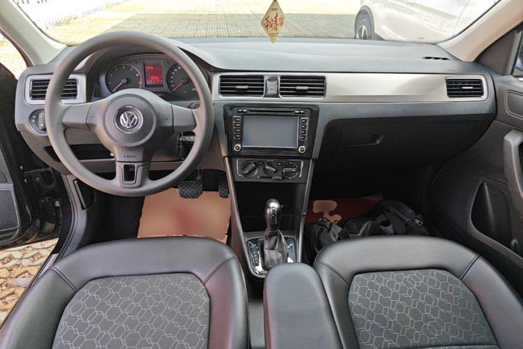Used Volkswagen Santana 2015 1.6L Automatic Comfort Edition Center Console
