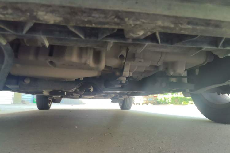 Used Volkswagen Santana 2015 1.6L Manual Comfort Edition Chassis Front