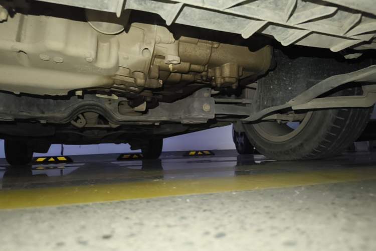 Used Volkswagen Santana 2015 1.6L Manual Comfort Edition Chassis Front
