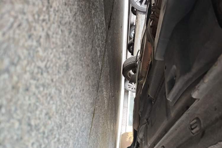Used Volkswagen Santana 2015 1.6L Manual Comfort Edition Chassis Front Left