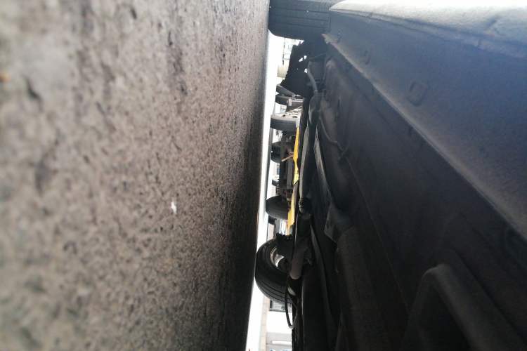 Used Volkswagen Santana 2015 1.6L Manual Fashion Edition Chassis Front Right