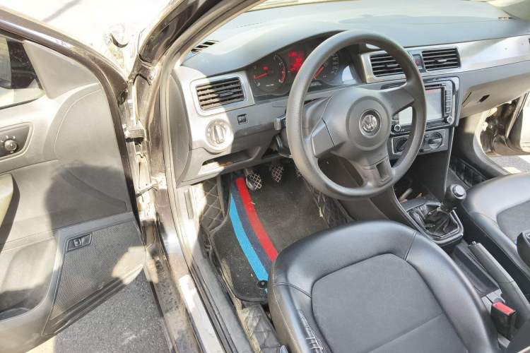 Used Volkswagen Santana 2015 1.6L Manual Comfort Edition Driver Seat
