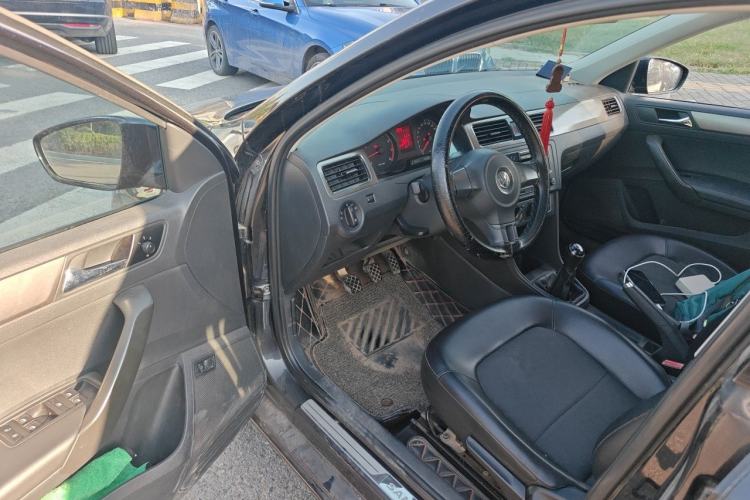 Used Volkswagen Santana 2015 1.6L Manual Comfort Edition Driver Seat