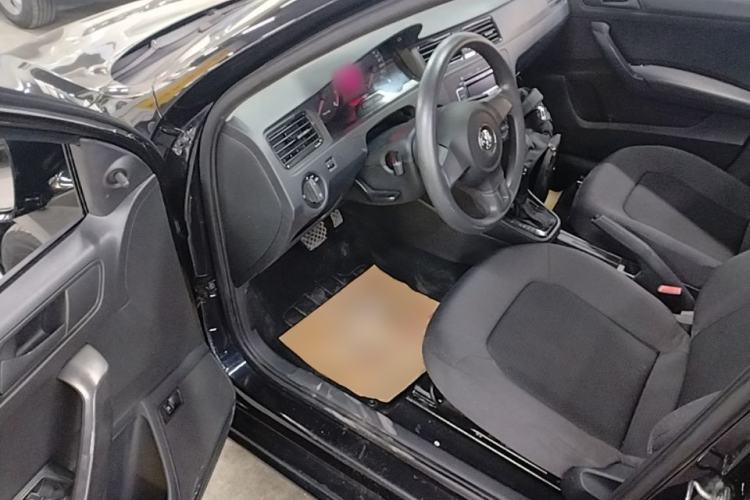 Used Volkswagen Santana 2015 1.6L Automatic Fashion Edition Driver Seat