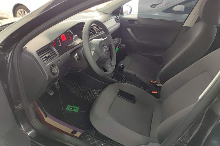 Used Volkswagen Santana 2015 1.4L Manual Fashion Edition Driver Seat