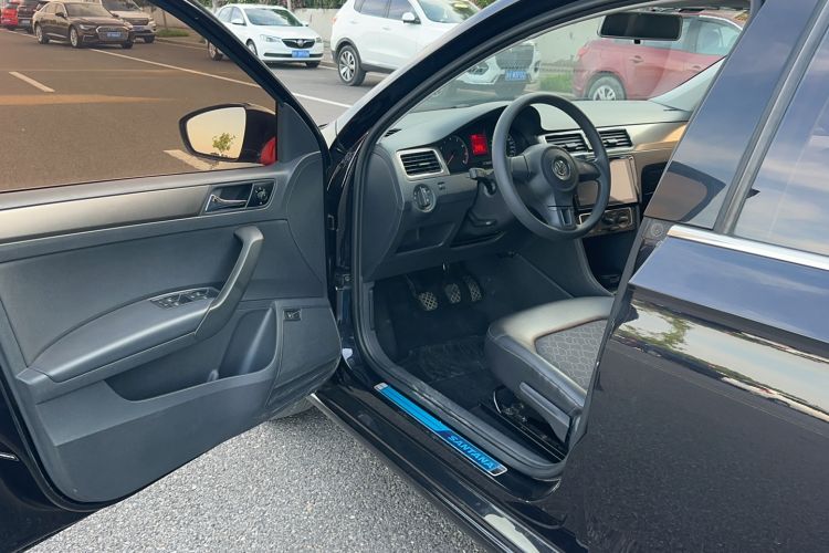 Used Volkswagen Santana 2015 1.6L Manual Comfort Edition Driver Seat