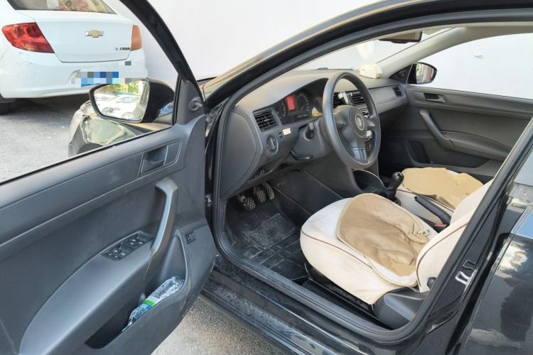 Used Volkswagen Santana 2015 1.6L Manual Fashion Edition Driver Seat