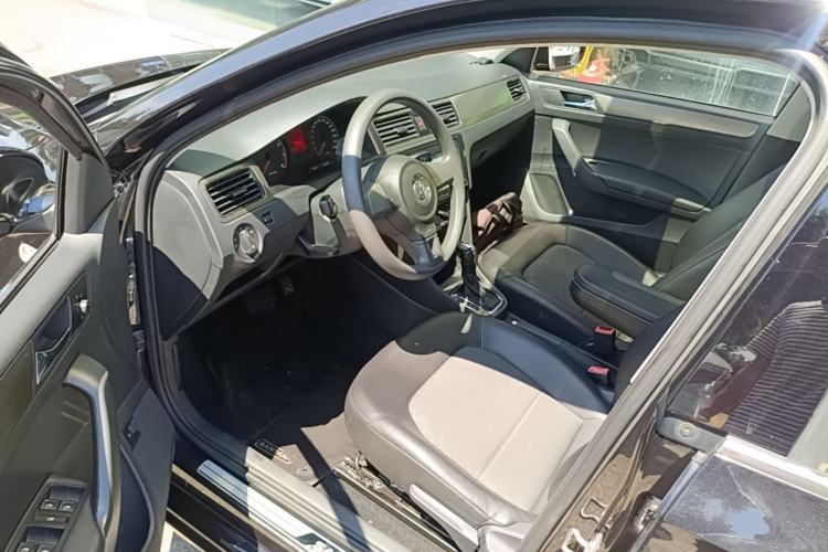 Used Volkswagen Santana 2015 1.6L Automatic Comfort Edition Driver Seat