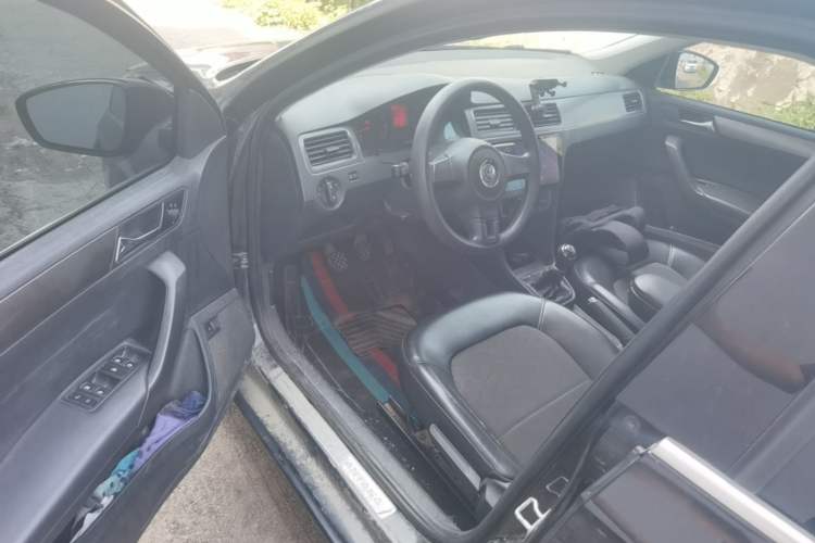 Used Volkswagen Santana 2015 1.6L Manual Comfort Edition Driver Seat