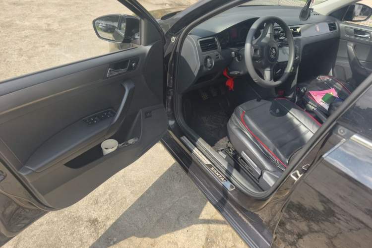 Used Volkswagen Santana 2015 1.6L Manual Comfort Edition Driver Seat
