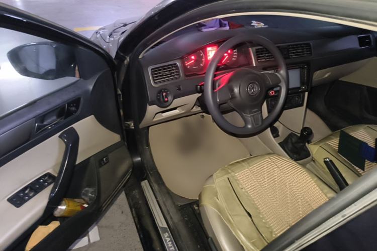 Used Volkswagen Santana 2015 1.6L Manual Comfort Edition Driver Seat