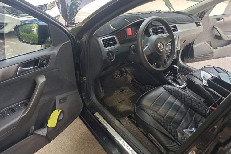 Used Volkswagen Santana 2015 1.6L Automatic Comfort Edition Driver Seat