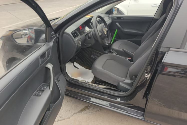 Used Volkswagen Santana 2015 1.6L Automatic Fashion Edition Driver Seat
