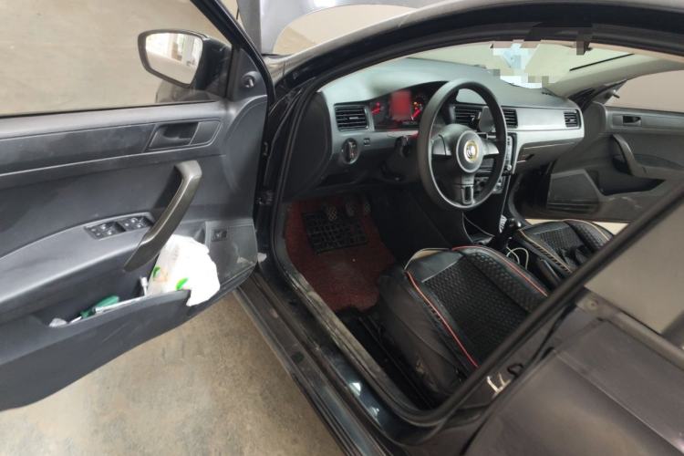 Used Volkswagen Santana 2015 1.4L Manual Fashion Edition Driver Seat