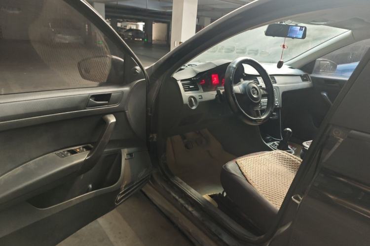 Used Volkswagen Santana 2015 1.4L Manual Fashion Edition Driver Seat