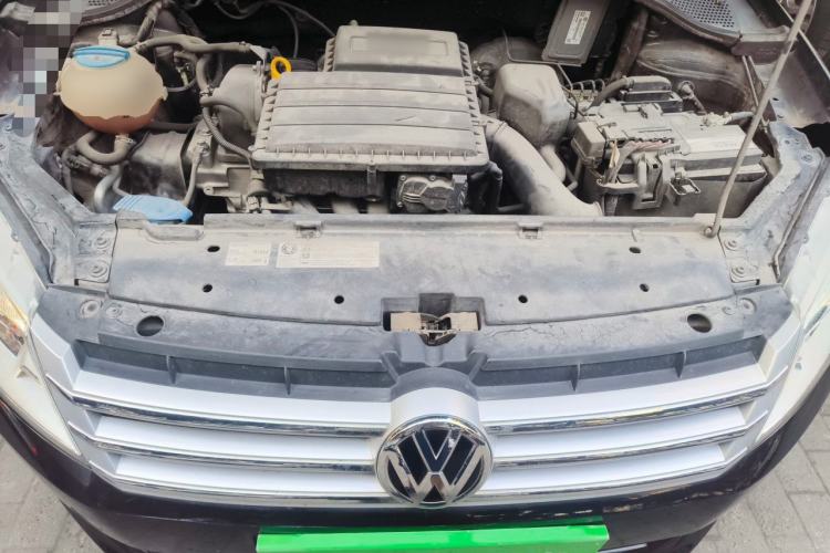Used Volkswagen Santana 2015 1.6L Automatic Comfort Edition Engine Bay