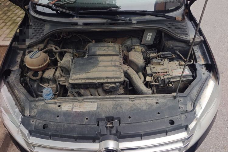 Used Volkswagen Santana 2015 1.6L Automatic Comfort Edition Engine Bay