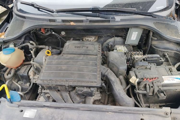 Used Volkswagen Santana 2015 1.6L Automatic Fashion Edition Engine Bay