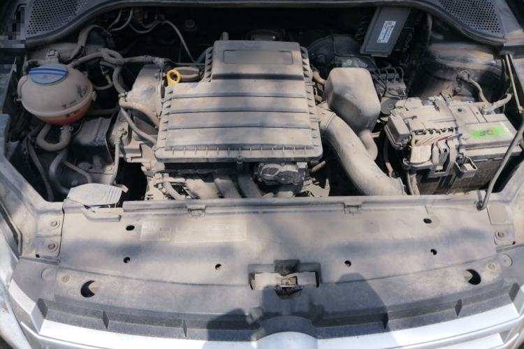 Used Volkswagen Santana 2015 1.4L Manual Fashion Edition Engine Bay