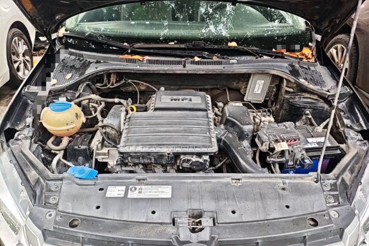 Used Volkswagen Santana 2015 1.6L Manual Comfort Edition Engine Bay