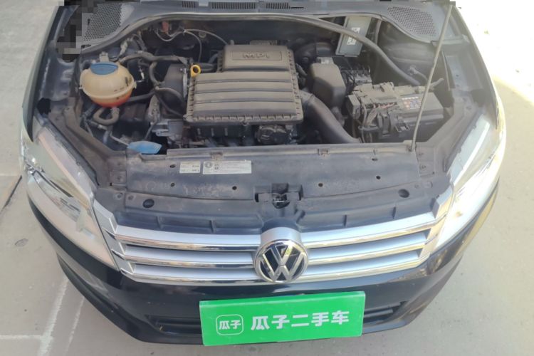 Used Volkswagen Santana 2015 1.6L Manual Comfort Edition Engine Bay