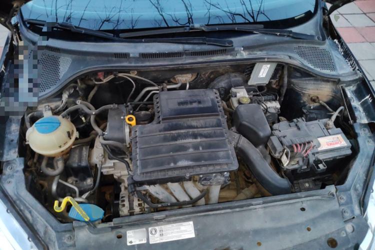 Used Volkswagen Santana 2015 1.6L Manual Comfort Edition Engine Bay