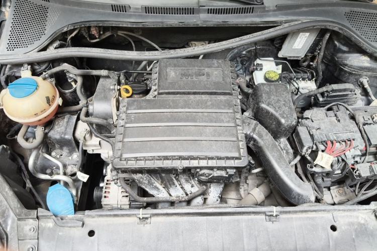 Used Volkswagen Santana 2015 1.6L Automatic Fashion Edition Engine Bay