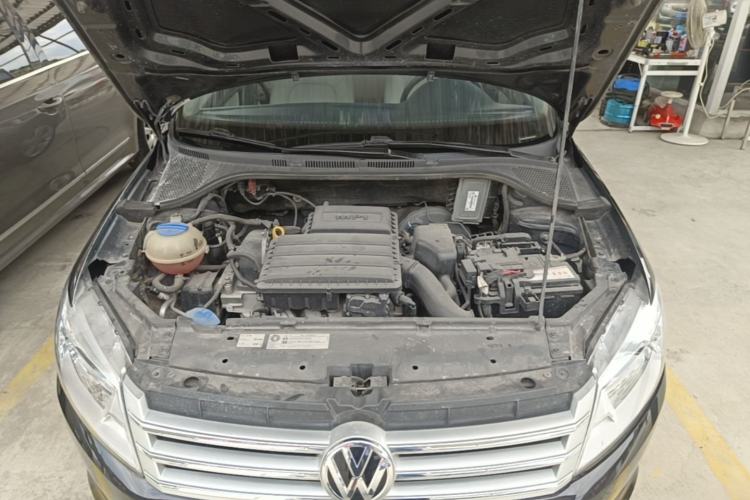 Used Volkswagen Santana 2015 1.6L Automatic Comfort Edition Engine Bay