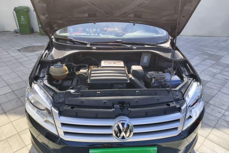 Used Volkswagen Santana 2015 1.4L Manual Fashion Edition Engine Bay