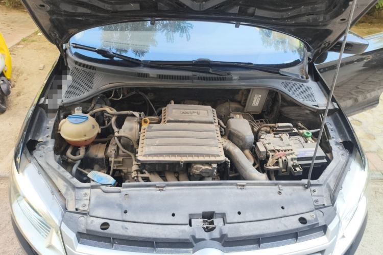 Used Volkswagen Santana 2015 1.6L Automatic Fashion Edition Engine Bay