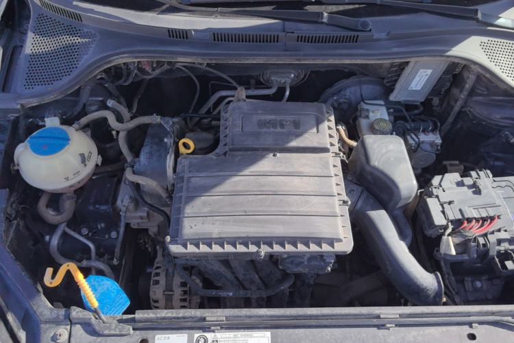 Used Volkswagen Santana 2015 1.4L Manual Fashion Edition Engine Bay