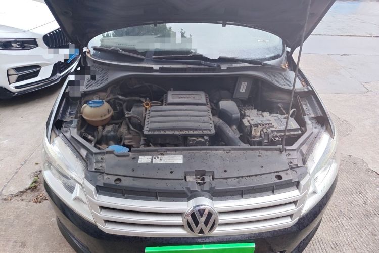 Used Volkswagen Santana 2015 1.6L Manual Fashion Edition Engine Bay