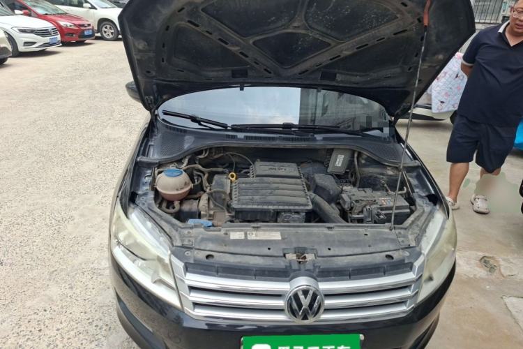 Used Volkswagen Santana 2015 1.4L Manual Comfort Edition Engine Bay