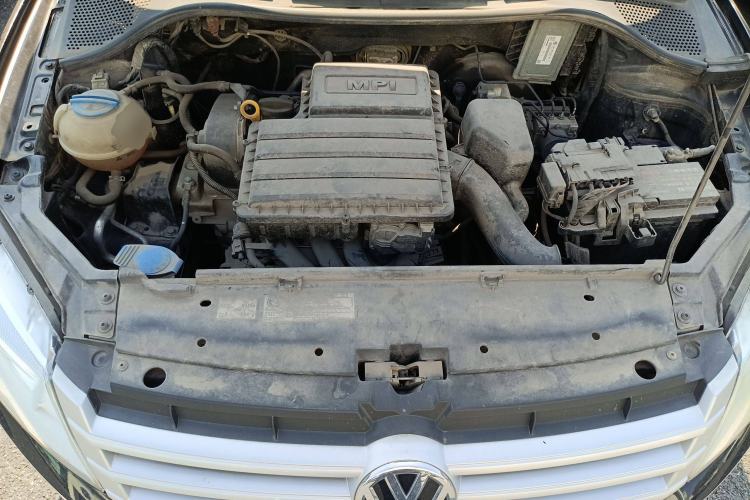 Used Volkswagen Santana 2015 1.4L Manual Fashion Edition Engine Bay
