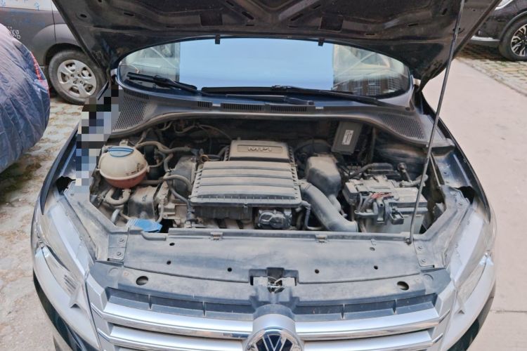 Used Volkswagen Santana 2015 1.6L Automatic Comfort Edition Engine Bay