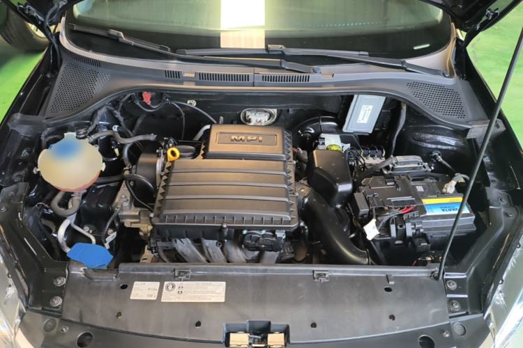 Used Volkswagen Santana 2015 1.6L Automatic Comfort Edition Engine Bay