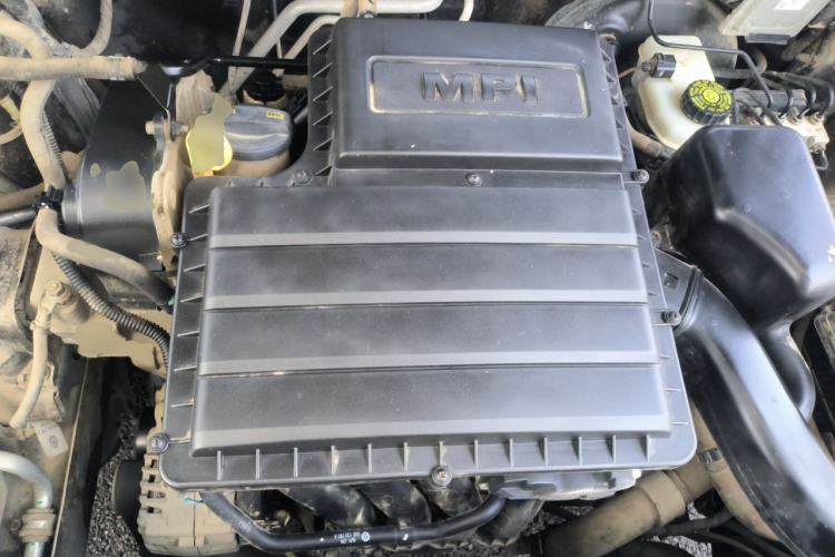 Used Volkswagen Santana 2015 1.4L Manual Comfort Edition Engine Bay