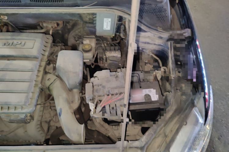 Used Volkswagen Santana 2015 1.6L Manual Comfort Edition Engine Bay Left