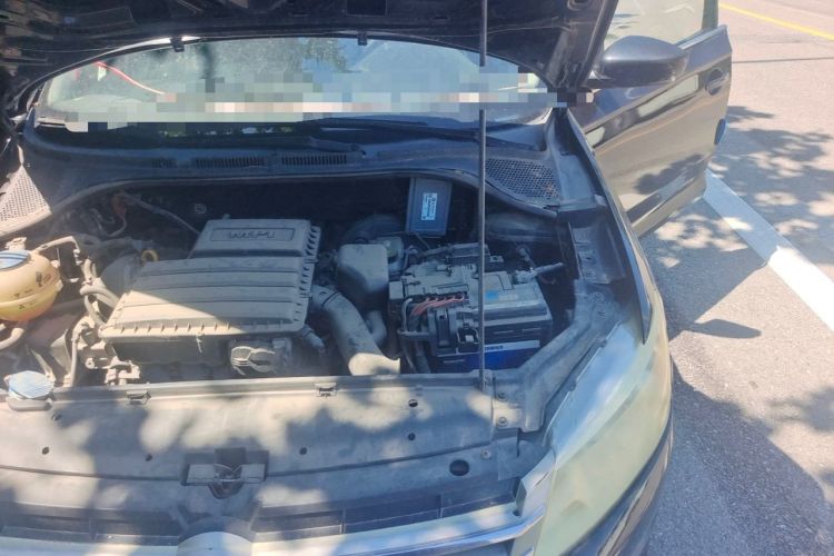 Used Volkswagen Santana 2015 1.6L Automatic Comfort Edition Engine Bay Left