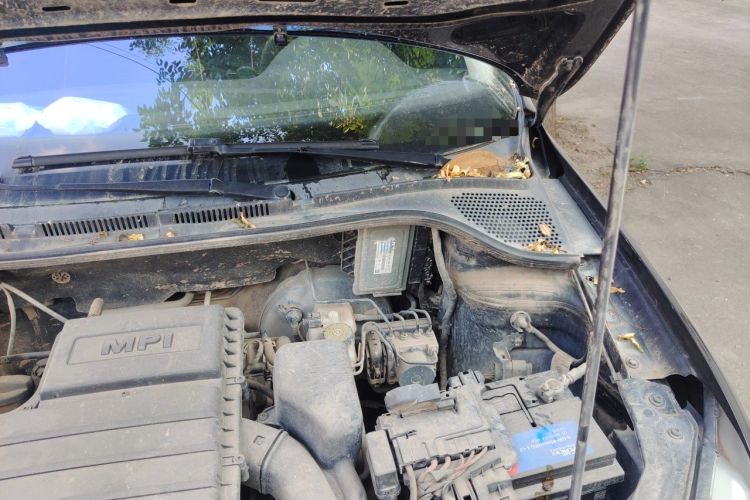 Used Volkswagen Santana 2015 1.4L Manual Fashion Edition Engine Bay Left
