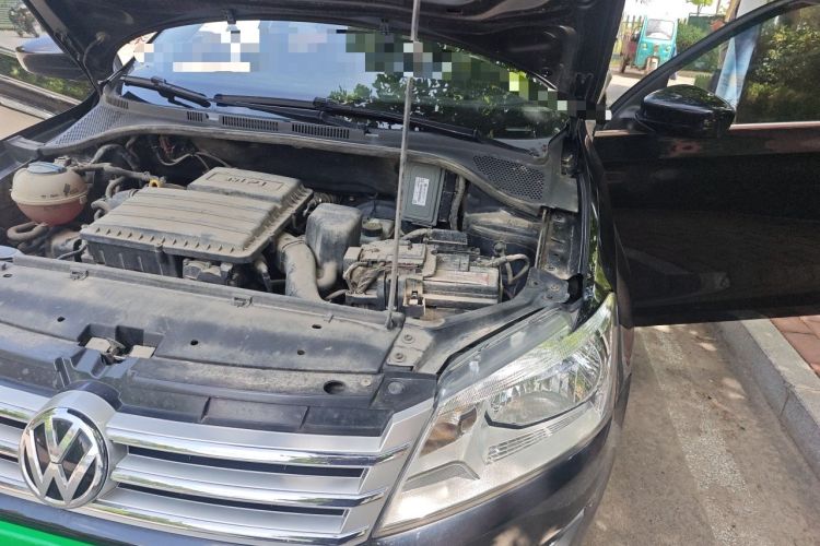Used Volkswagen Santana 2015 1.6L Automatic Comfort Edition Engine Bay Left