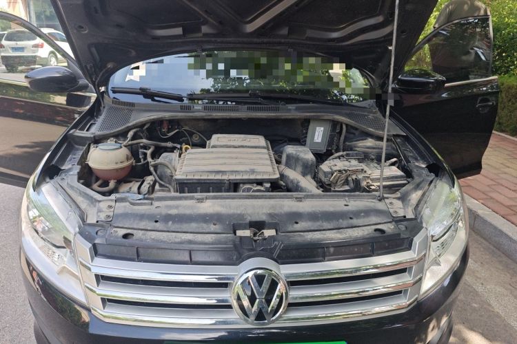 Used Volkswagen Santana 2015 1.6L Automatic Comfort Edition Engine Bay