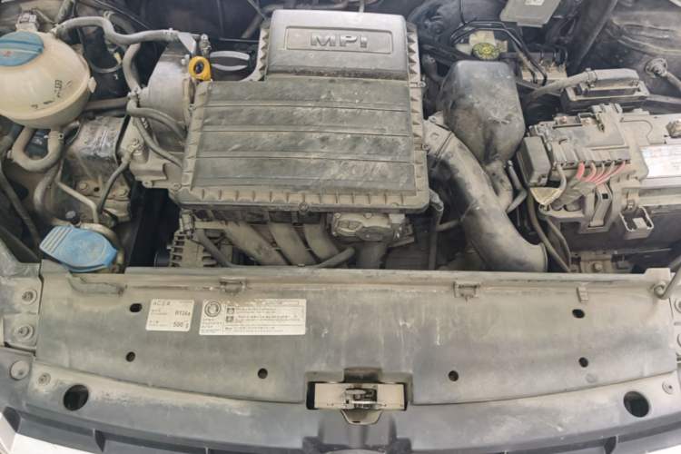Used Volkswagen Santana 2015 1.6L Automatic Comfort Edition Engine Bay