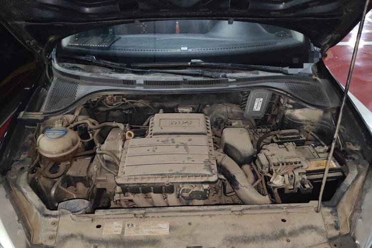 Used Volkswagen Santana 2015 1.6L Automatic Fashion Edition Engine Bay