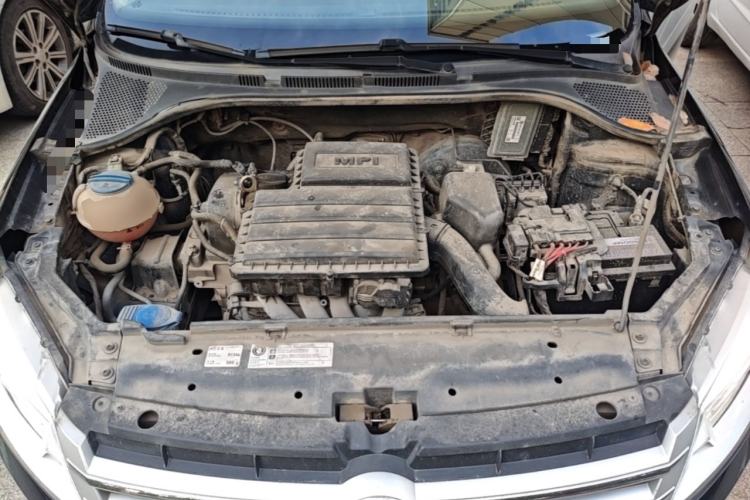 Used Volkswagen Santana 2015 1.6L Manual Comfort Edition Engine Bay
