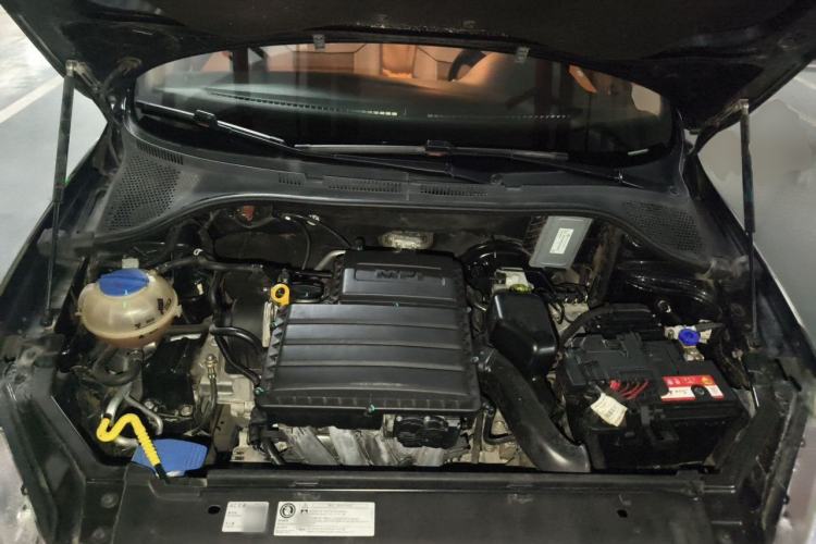 Used Volkswagen Santana 2015 1.6L Automatic Comfort Edition Engine Bay