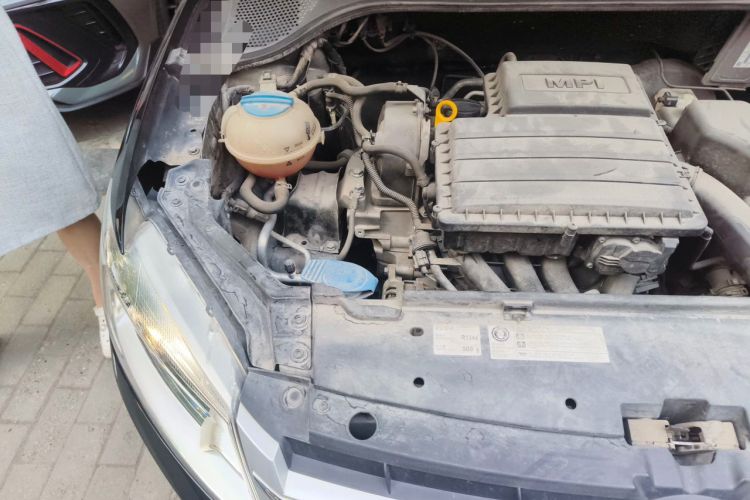 Used Volkswagen Santana 2015 1.6L Automatic Comfort Edition Engine Bay Right