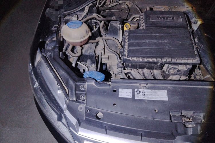 Used Volkswagen Santana 2015 1.4L Manual Fashion Edition Engine Bay Right