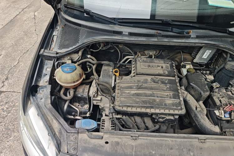 Used Volkswagen Santana 2015 1.4L Manual Fashion Edition Engine Bay Right